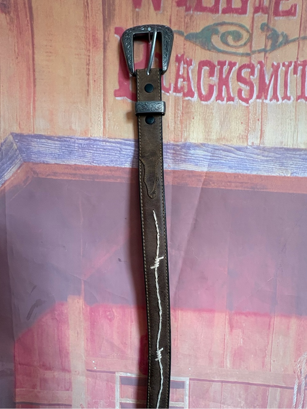 Vintage Brown Leather Barbed Wire Western Belt - 26”